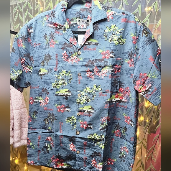 Miami Collection Other - Short Sleeve Button Down